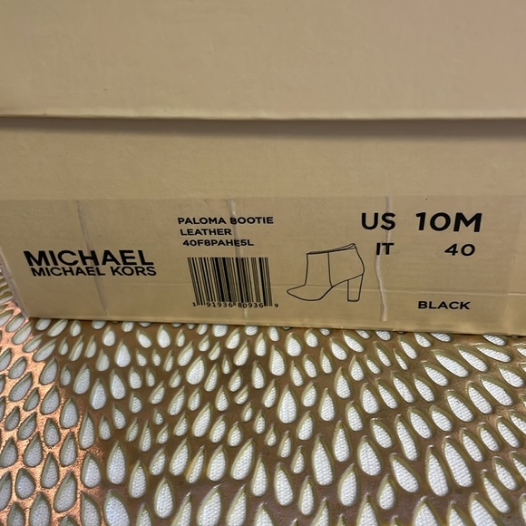 NWT - MICHAEL KORS Paloma leather high heel boots booties. Size 10. SOLD OUT - Picture 16 of 16